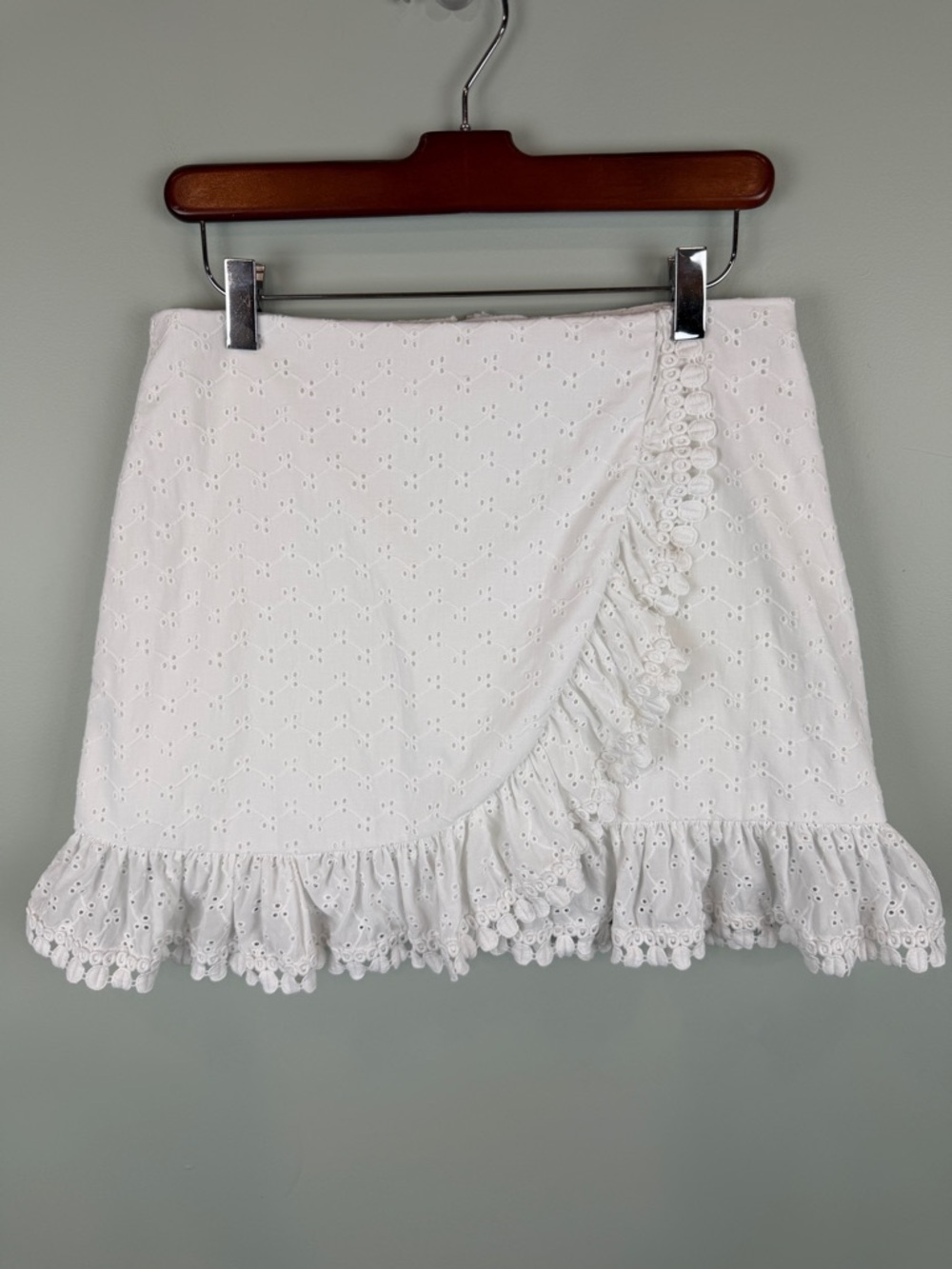 Lilly Pulitzer White Ditsy Vine Eyelet Ellia Skort size 2 Preppy